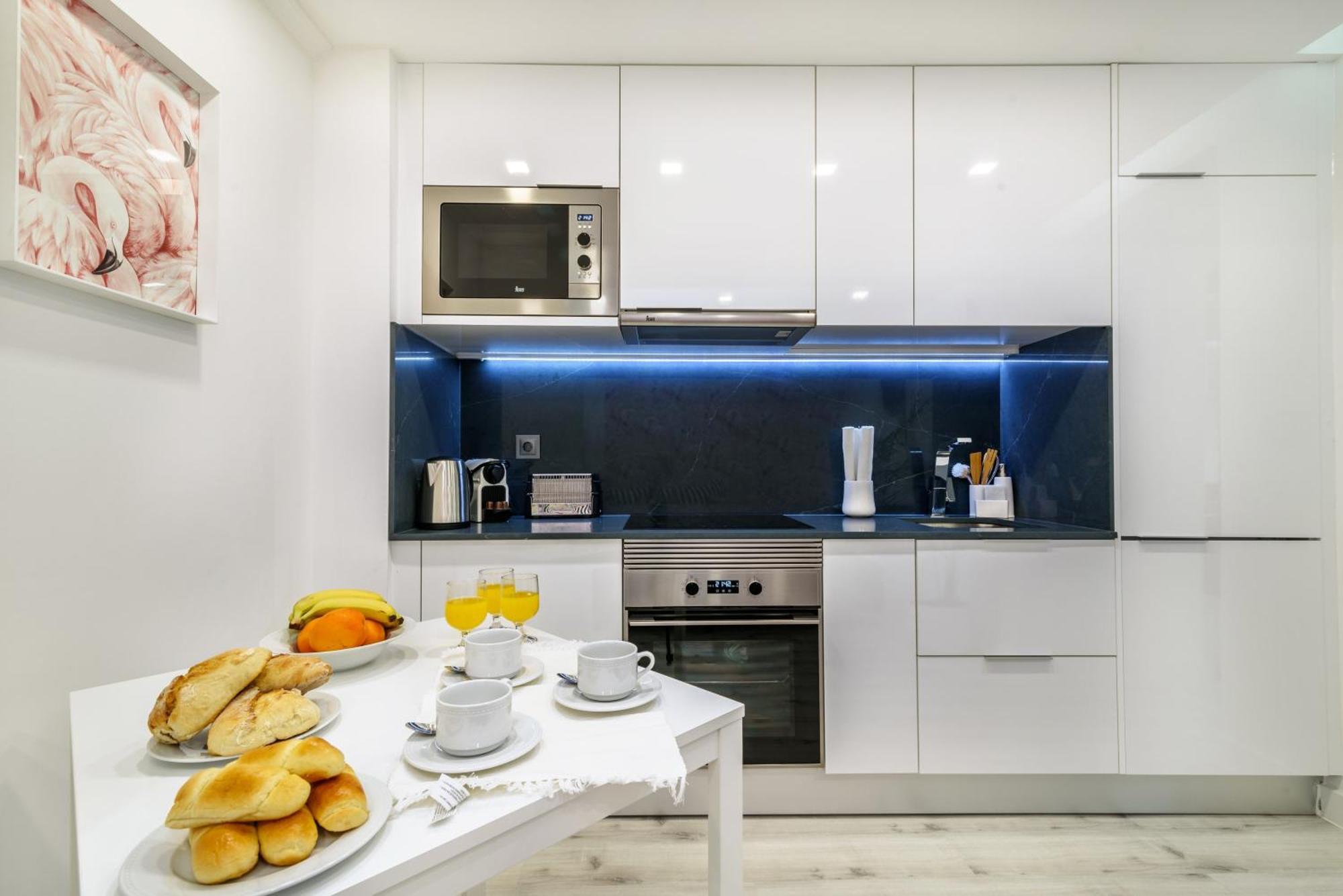 Whome City Chic Escape: Your Stylish Haven In Downtown Lisboa Eksteriør billede