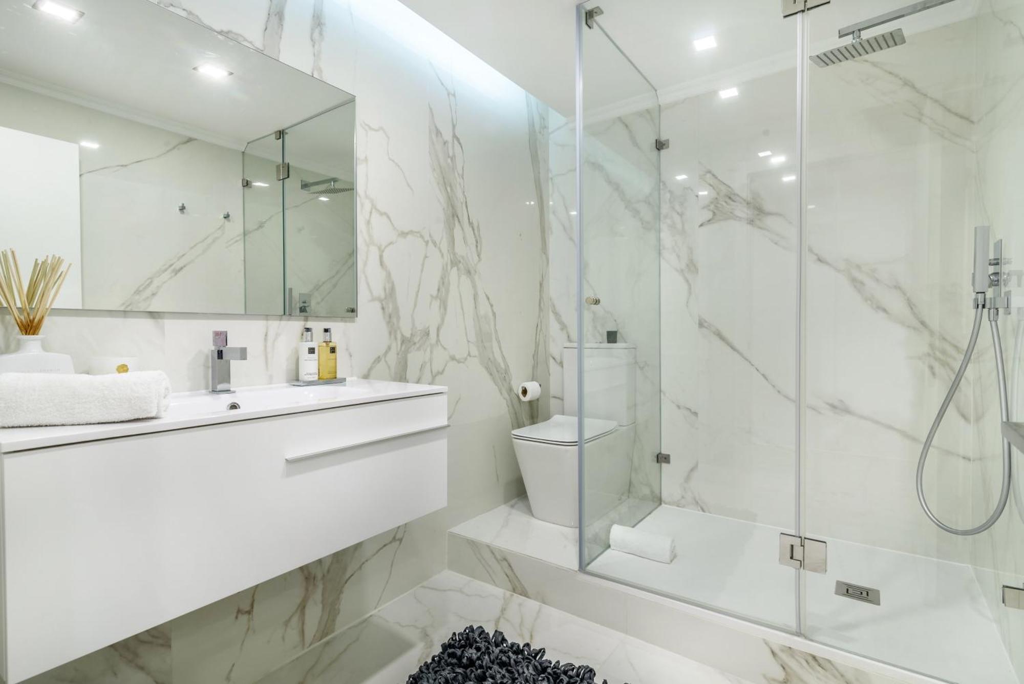 Whome City Chic Escape: Your Stylish Haven In Downtown Lisboa Eksteriør billede