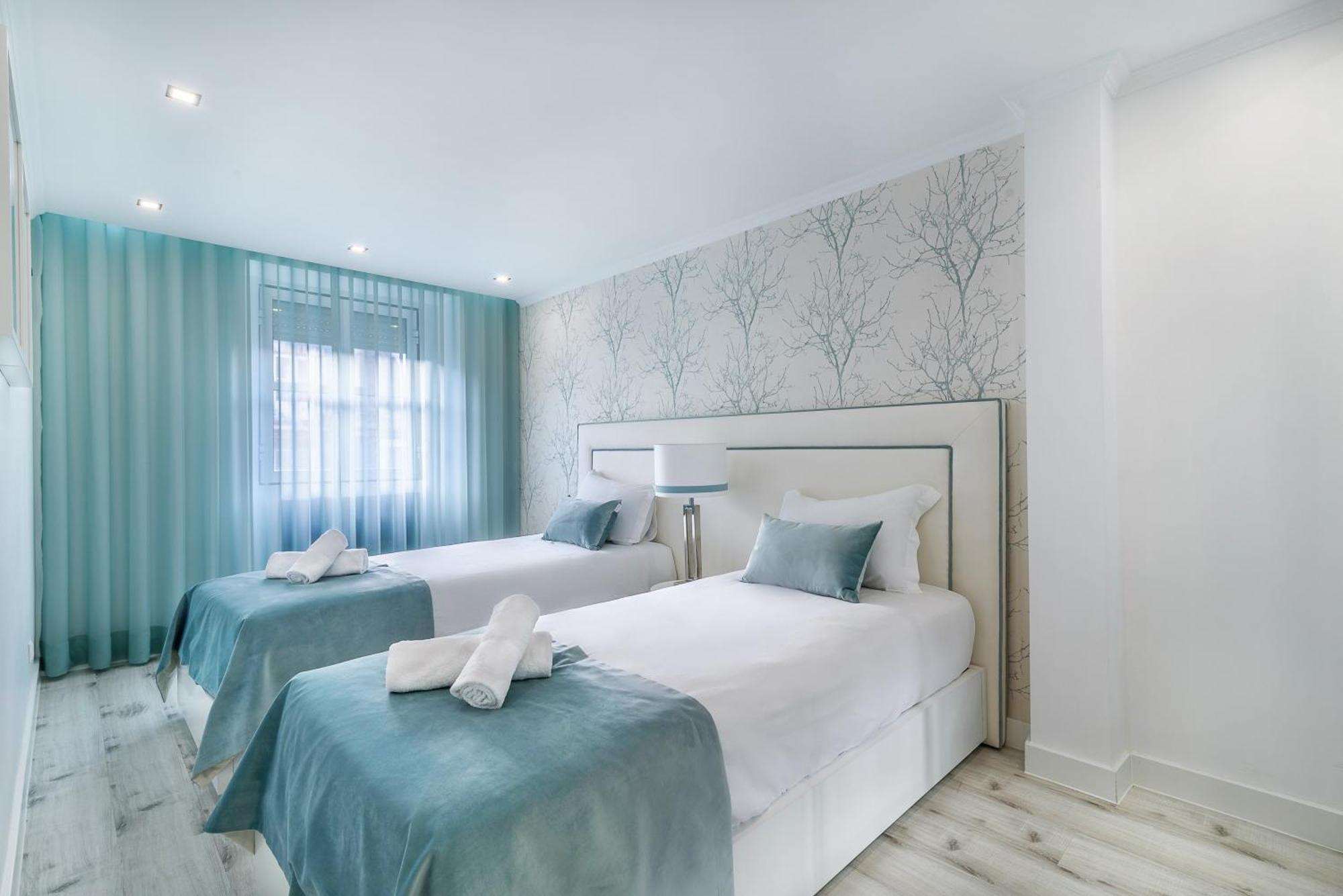 Whome City Chic Escape: Your Stylish Haven In Downtown Lisboa Eksteriør billede