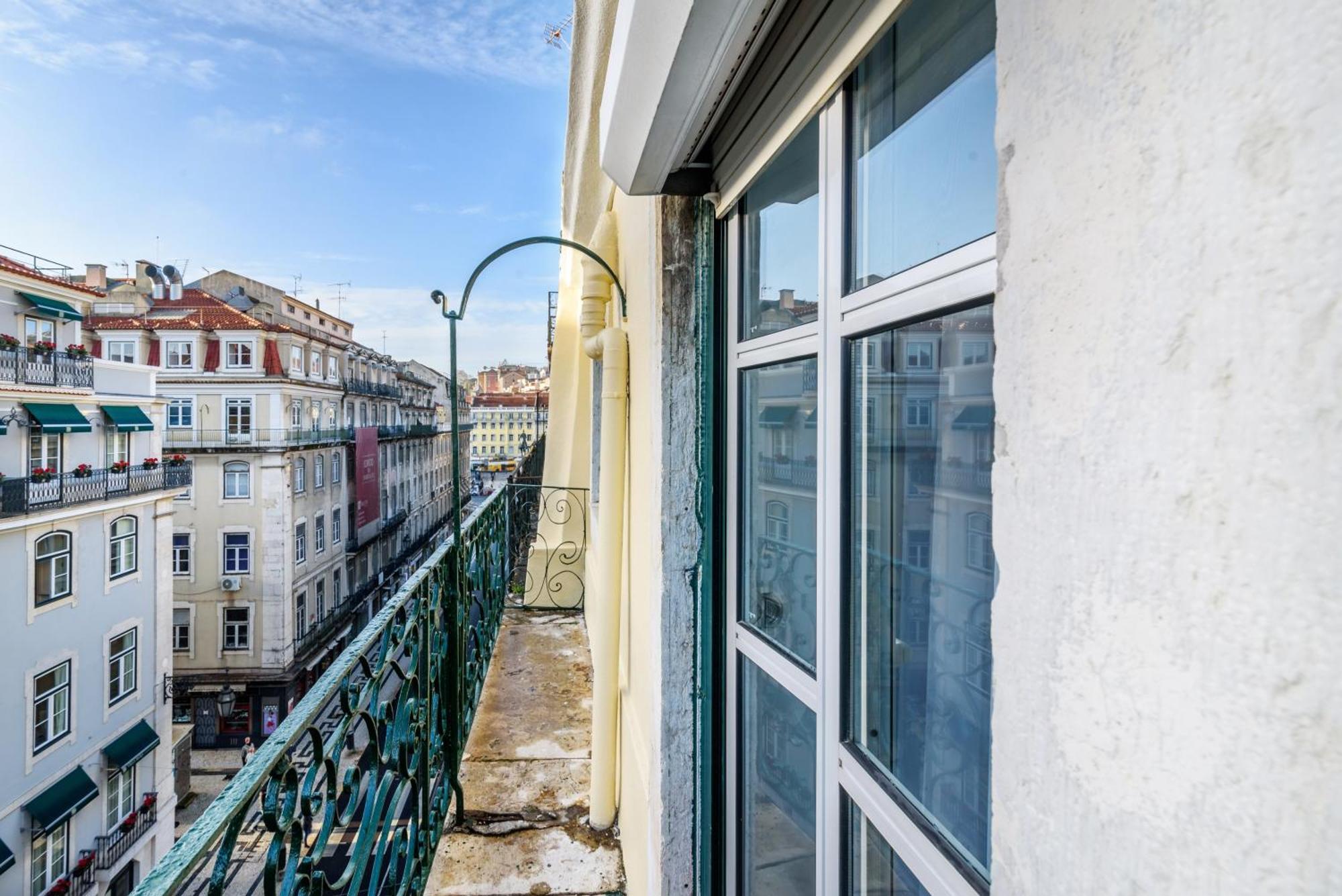 Whome City Chic Escape: Your Stylish Haven In Downtown Lisboa Eksteriør billede